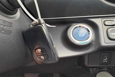 2013 Toyota Aqua - Thumbnail