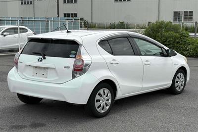 2013 Toyota Aqua - Thumbnail