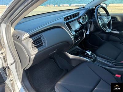 2017 Honda Grace - Thumbnail