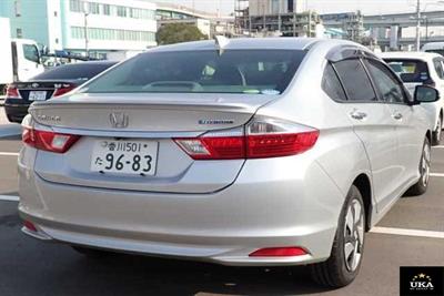 2017 Honda Grace - Thumbnail