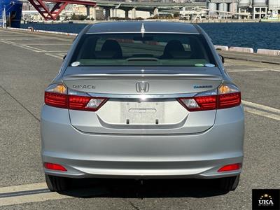 2017 Honda Grace - Thumbnail