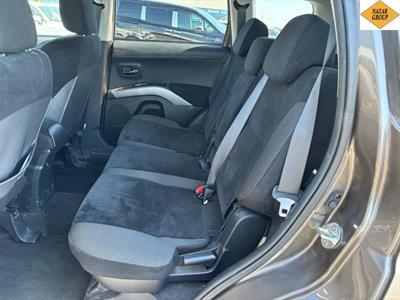 2012 Mitsubishi Outlander - Thumbnail