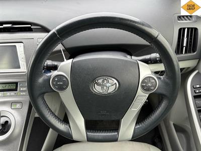2013 Toyota Prius - Thumbnail