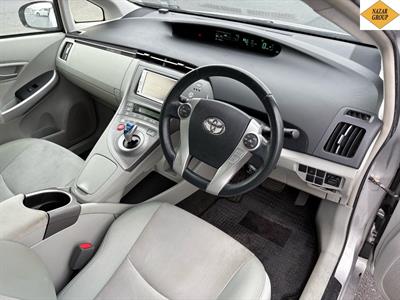 2013 Toyota Prius - Thumbnail