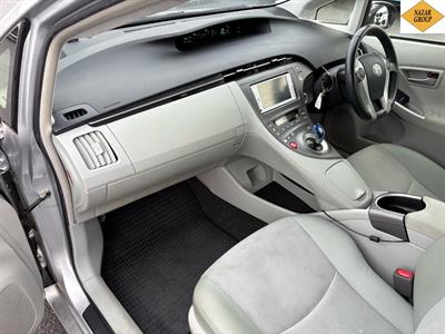 2013 Toyota Prius - Thumbnail