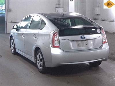 2013 Toyota Prius - Thumbnail