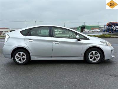 2013 Toyota Prius - Thumbnail