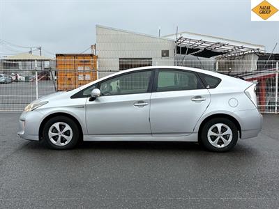 2013 Toyota Prius - Thumbnail