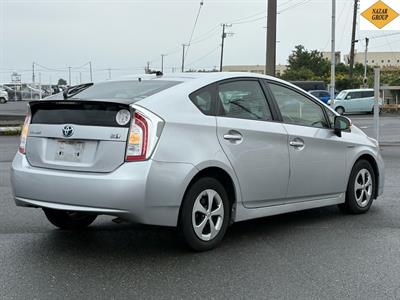 2013 Toyota Prius - Thumbnail