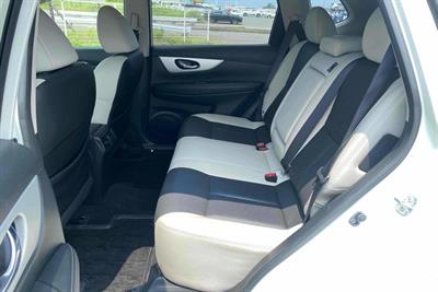 2017 Nissan X-Trail - Thumbnail