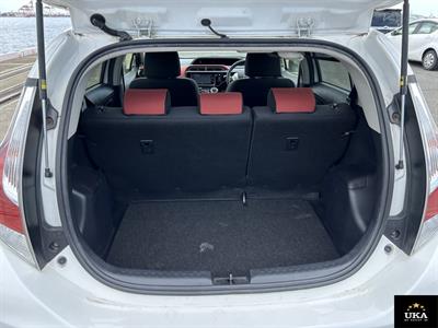 2015 Toyota Aqua - Thumbnail