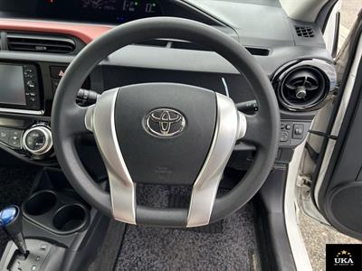 2015 Toyota Aqua - Thumbnail