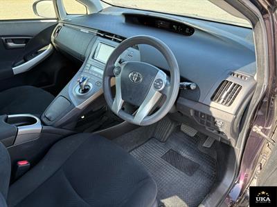 2014 Toyota Prius - Thumbnail