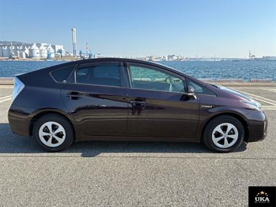 2014 Toyota Prius - Thumbnail