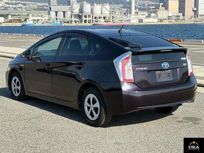 2014 Toyota Prius - Thumbnail