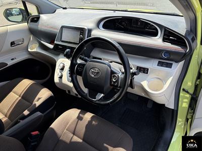 2017 Toyota Sienta - Thumbnail