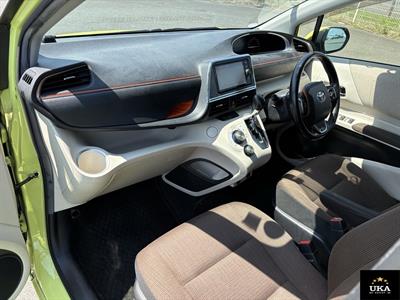 2017 Toyota Sienta - Thumbnail