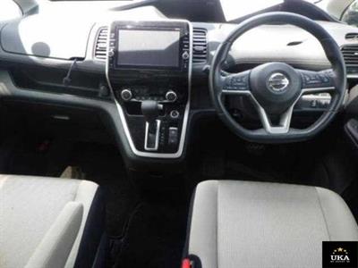 2016 Nissan Serena - Thumbnail