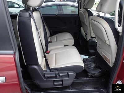 2016 Nissan Serena - Thumbnail