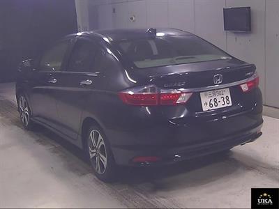 2016 Honda Grace - Thumbnail