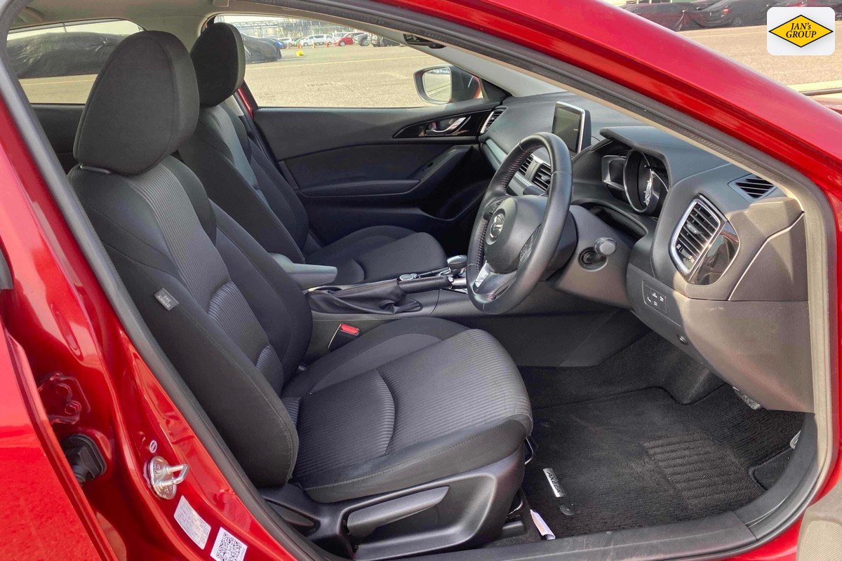 2016 Mazda Axela