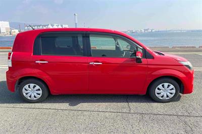 2014 Toyota Spade - Thumbnail
