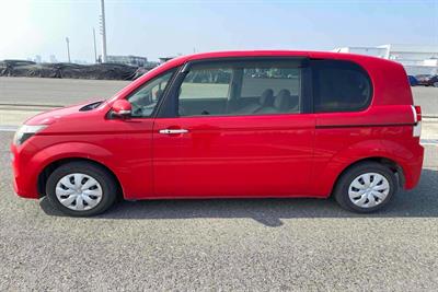 2014 Toyota Spade - Thumbnail