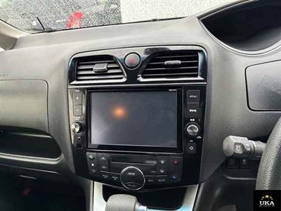 2015 Nissan Serena - Thumbnail