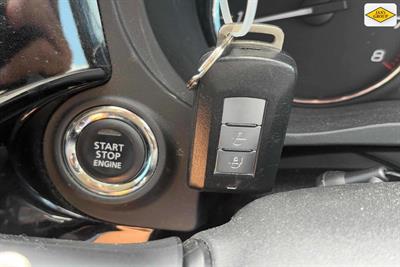 2015 Mitsubishi Outlander - Thumbnail