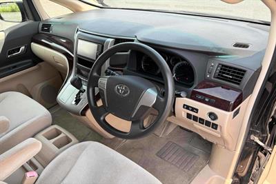 2013 Toyota Alphard - Thumbnail