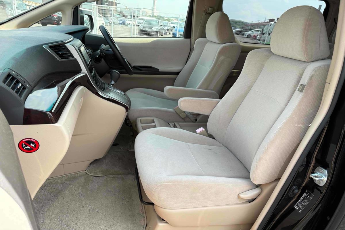 2013 Toyota Alphard