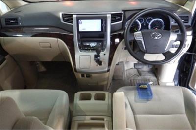 2013 Toyota Alphard - Thumbnail