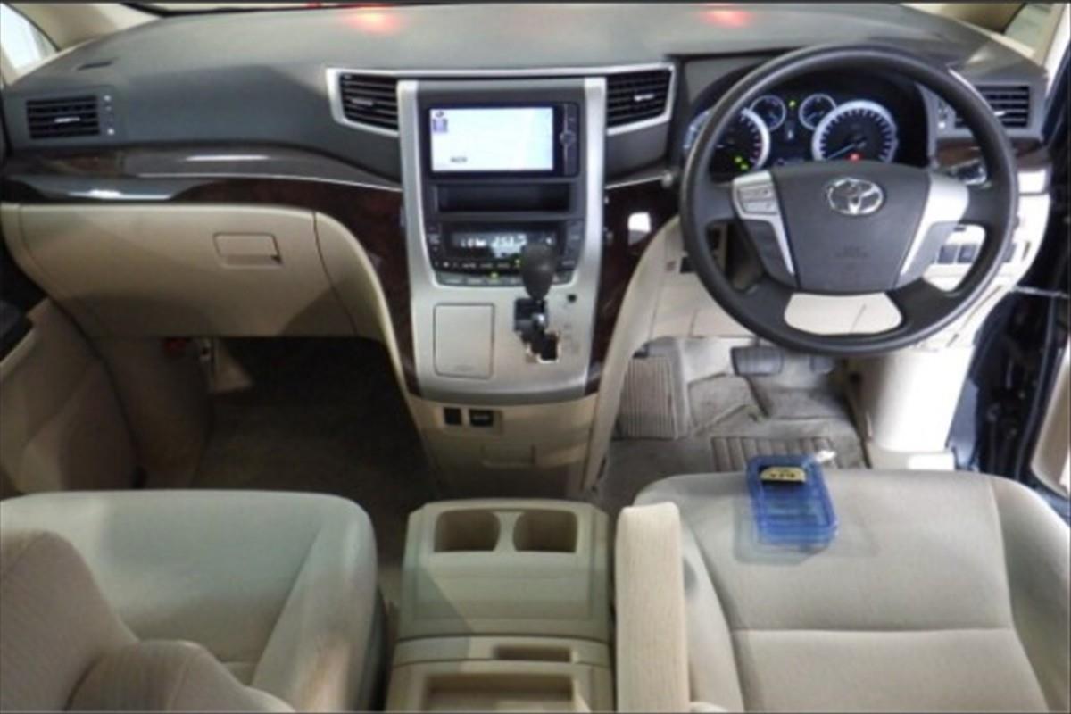 2013 Toyota Alphard