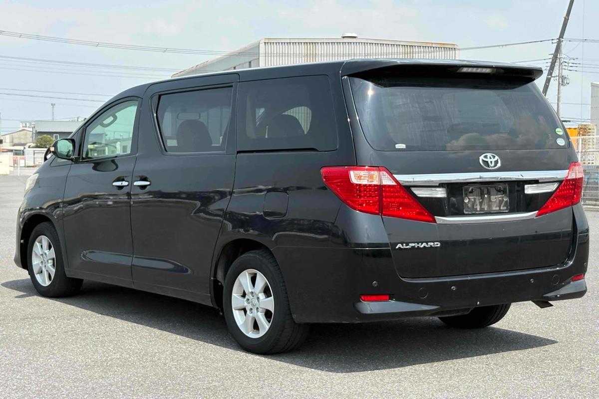 2013 Toyota Alphard
