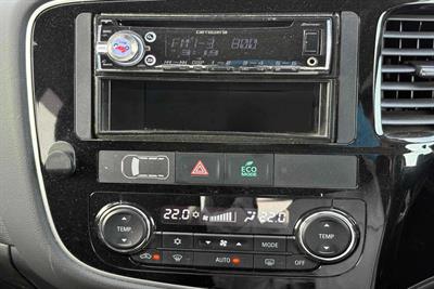 2015 Mitsubishi Outlander - Thumbnail