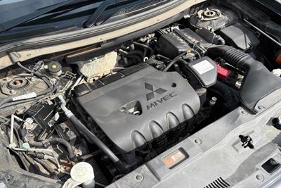 2015 Mitsubishi Outlander - Thumbnail
