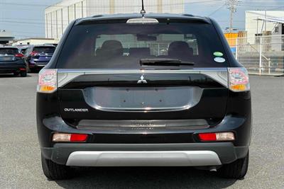 2015 Mitsubishi Outlander - Thumbnail