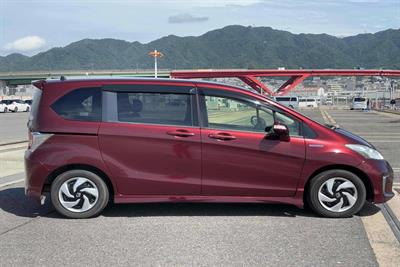 2015 Honda Freed - Thumbnail