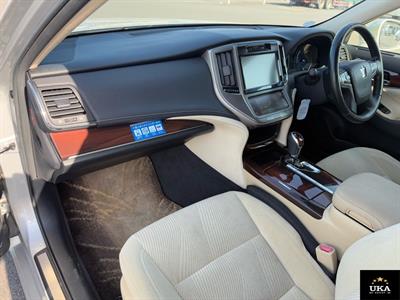 2013 Toyota Crown - Thumbnail