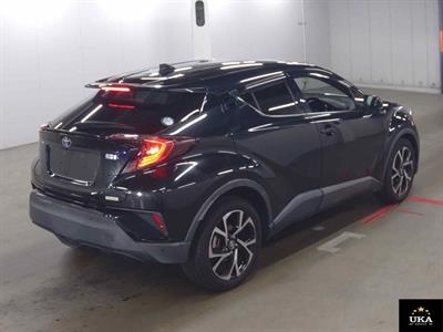 2017 Toyota C-HR - Thumbnail