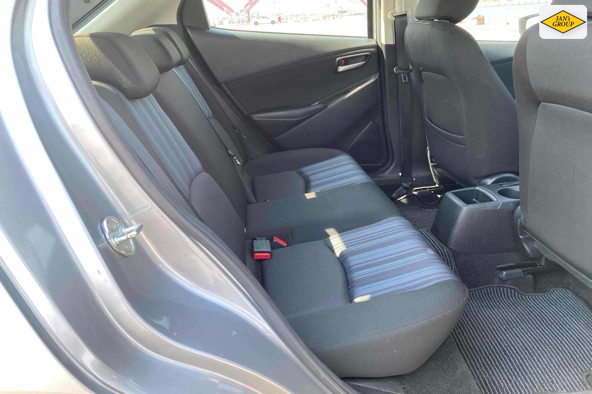 2016 Mazda Demio