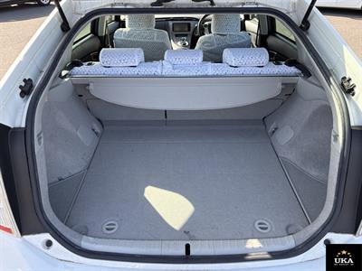 2015 Toyota Prius - Thumbnail