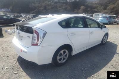 2015 Toyota Prius - Thumbnail