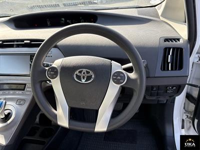 2015 Toyota Prius - Thumbnail