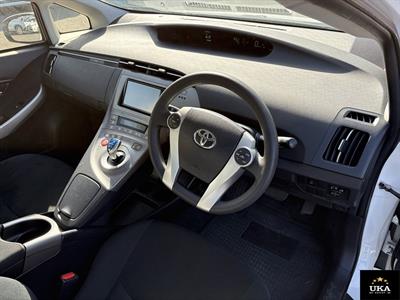 2015 Toyota Prius - Thumbnail