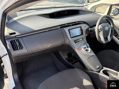 2015 Toyota Prius - Thumbnail