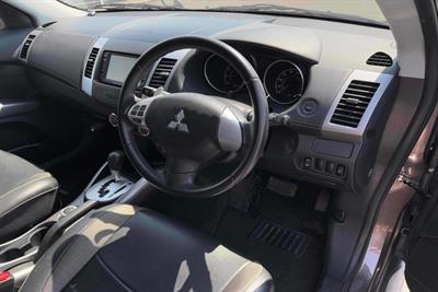 2012 Mitsubishi Outlander - Thumbnail