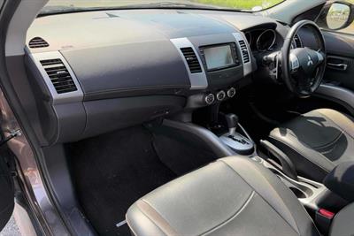 2012 Mitsubishi Outlander - Thumbnail