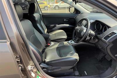 2012 Mitsubishi Outlander - Thumbnail