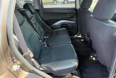 2012 Mitsubishi Outlander - Thumbnail